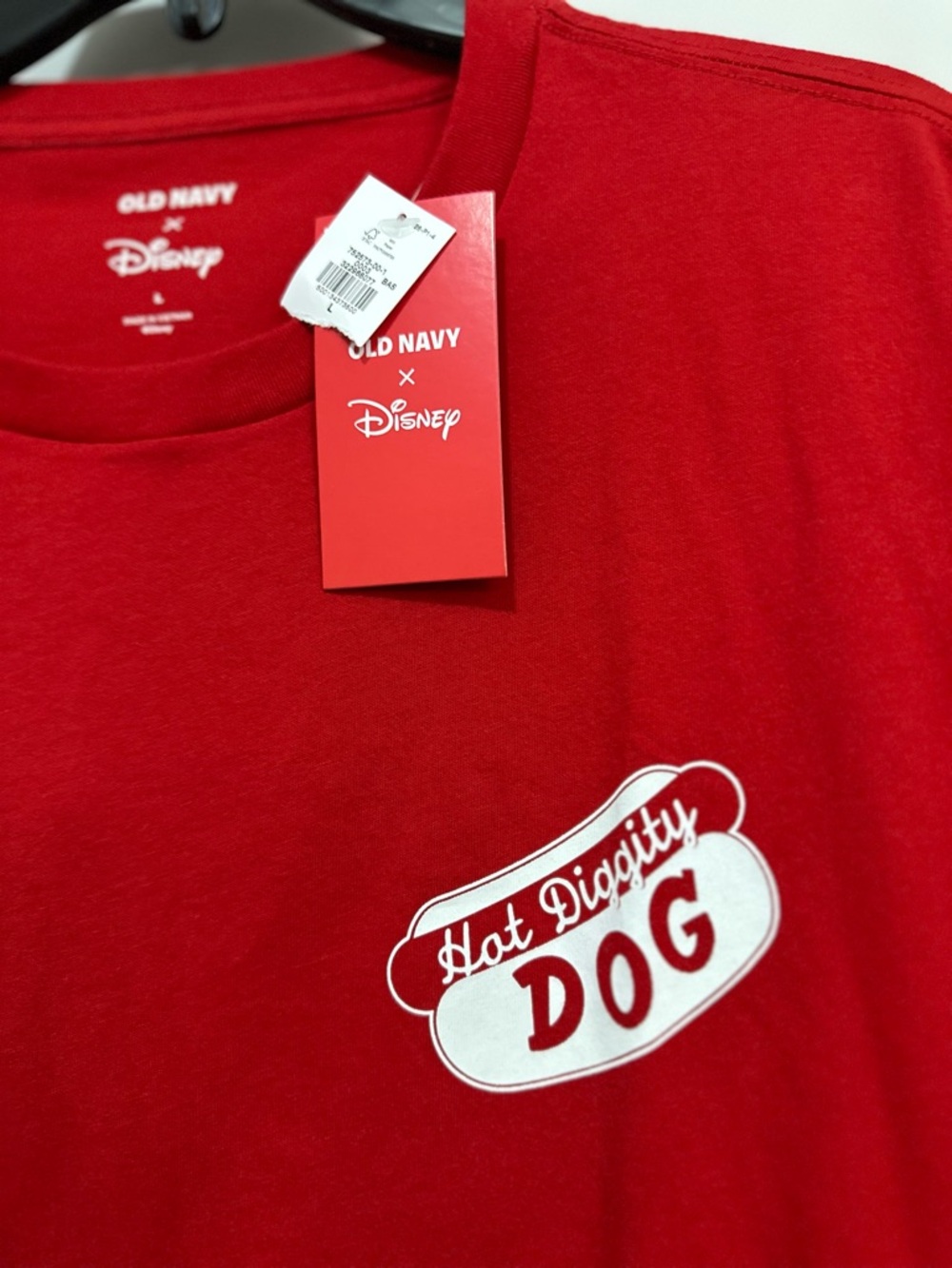 NWT Old Navy Disney Mickey Mouse Red 'Hot Diggity Dog' Graphic Tee - Size Large - Picture 3 of 3
